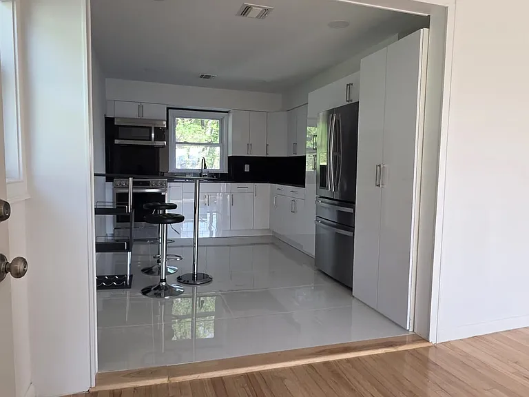 5200 Meadowview Ave #2 — Photo 8