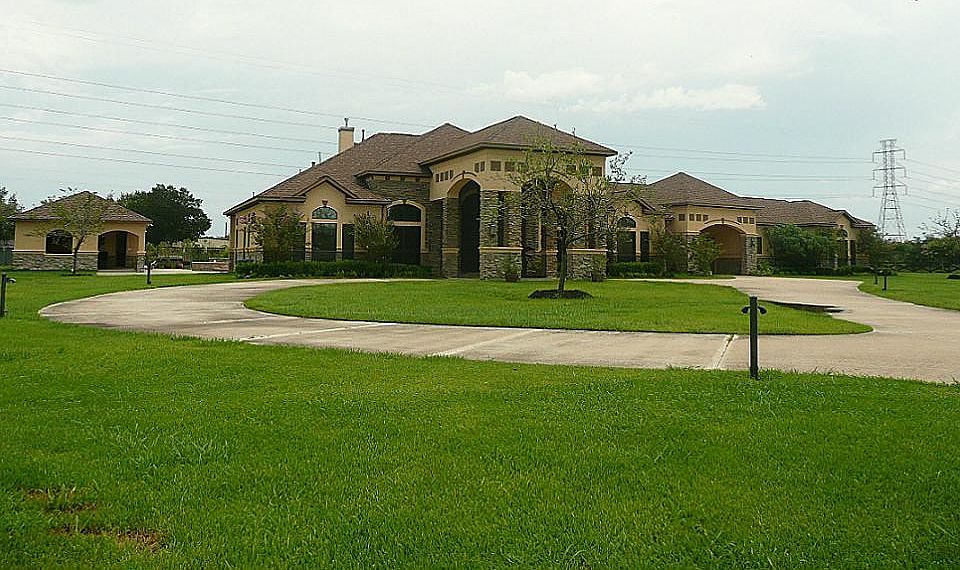 1st image of 6810 Anthonia Ln