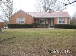 9629 Ridge Hgts Rd, Fairview Heights, IL 62208