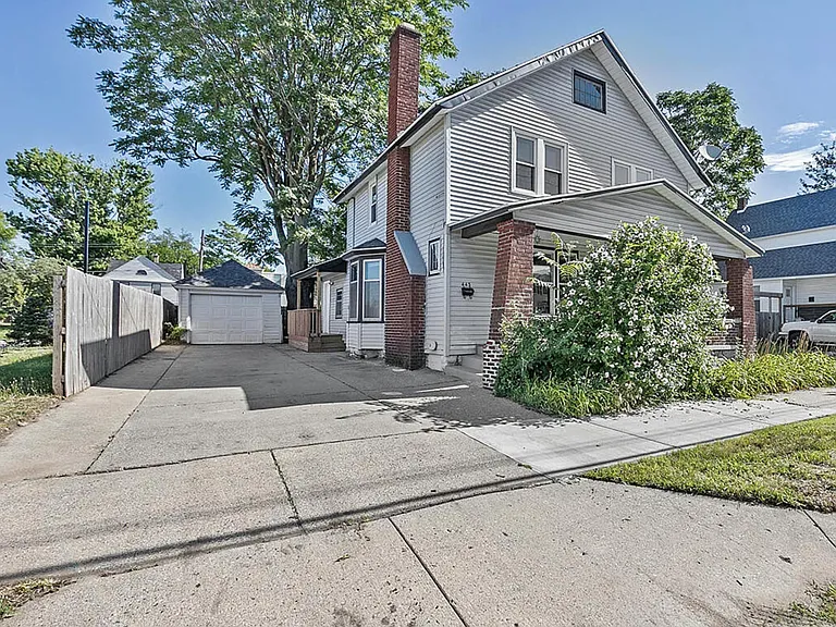 443 Hall St SE — Photo 18
