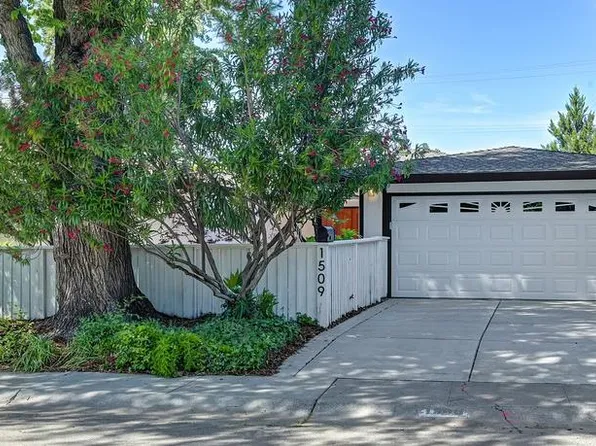 1509 Union Dr, Davis, CA 95616