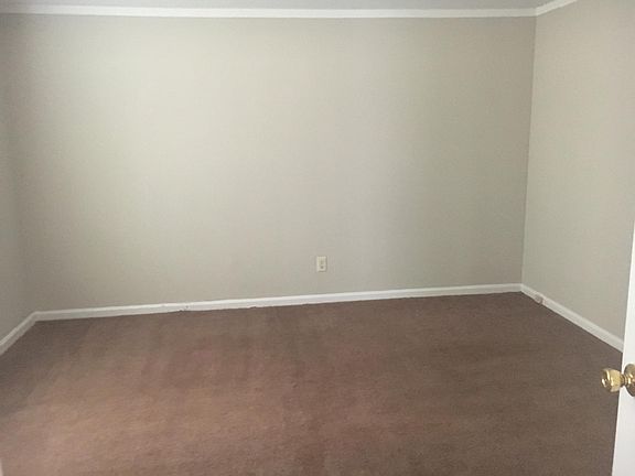 4th image of 1302 Northwoods Dr