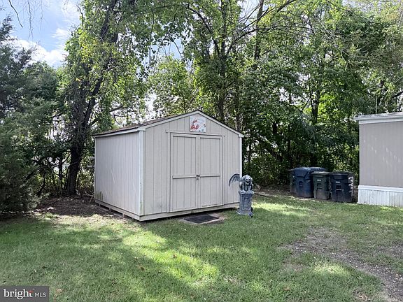 4th image of 339 Oklahoma Ave