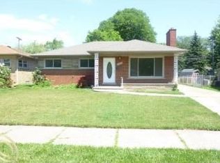 29007 Elmwood Ct, Saint Clair Shores, MI 48081