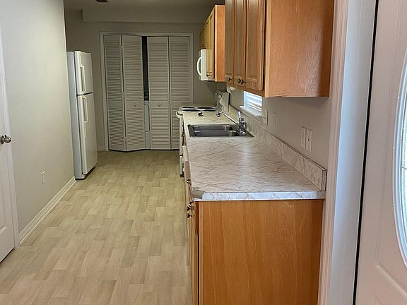 3rd image of 132 Hopkins St #134