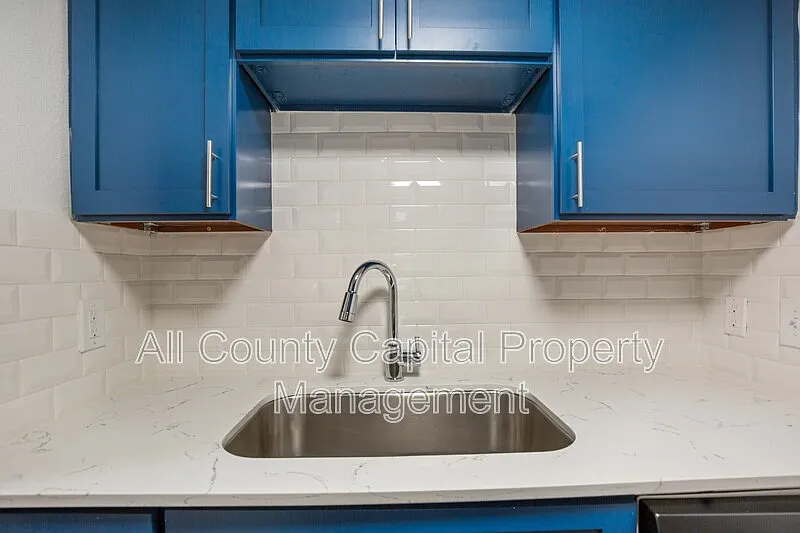 Studio, 1.0 bath, 408 sqft, $800 — Photo 4