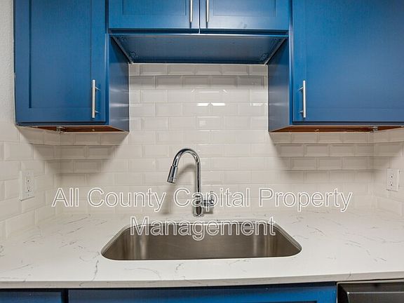4th image of 502 W 35th St APT 105