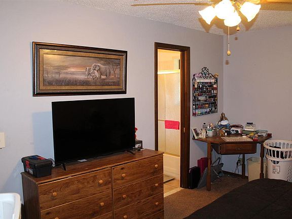 4th image of 104 Castle Hill Dr