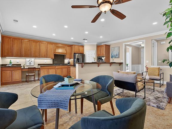 4th image of 2379 Pepper Tree Ln