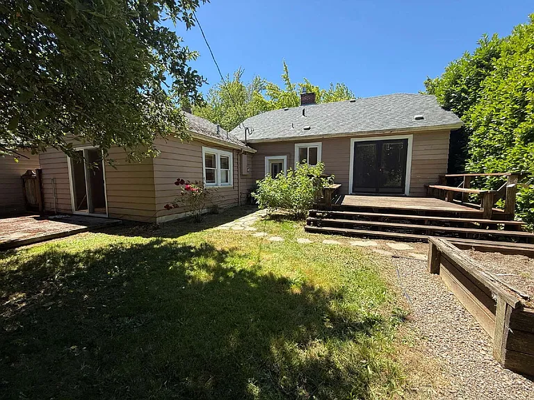 1315 Washington St — Photo 15