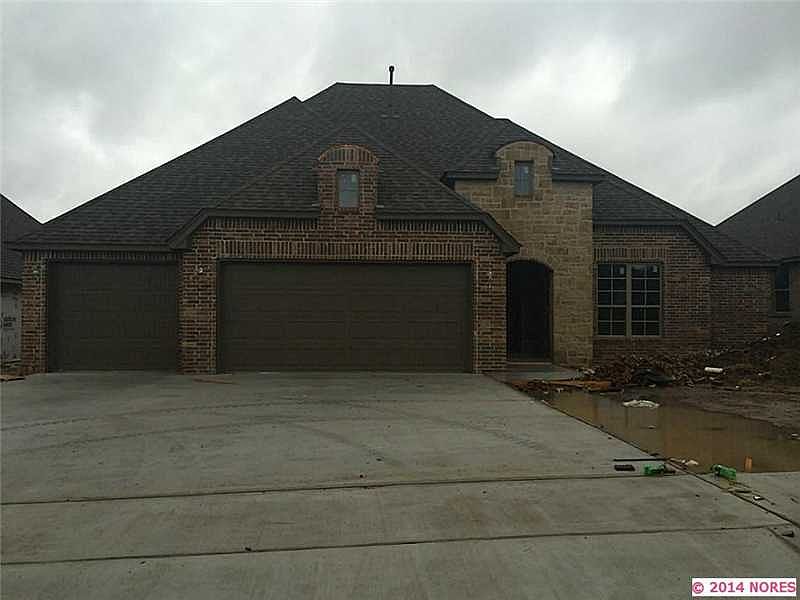 2nd image of 8418 N 77th Ave E