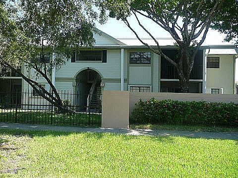 1st image of 917 NE 199th St APT 105
