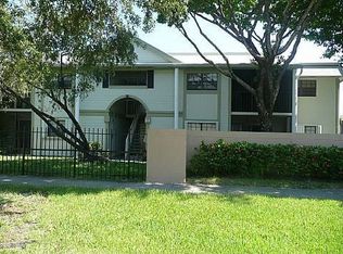 917 NE 199th St APT 105, Miami, FL 33179