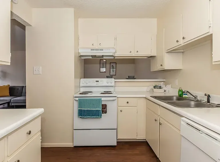 Parkside Apartments — Photo 14