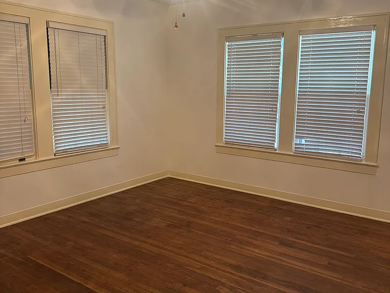 2219 Hill St — Photo 7