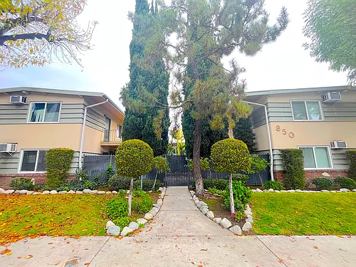 850 S Rosemead Blvd Photo 1
