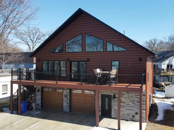 15385 Crane St, Clear Lake, IA 50428