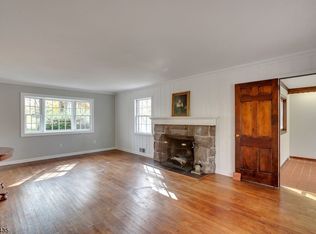 67 Calumet Ave, Oakland, NJ 07436