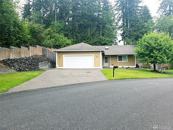 5th image of 102 Blossom Ln