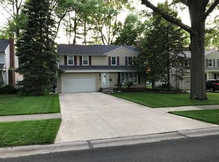 1272 Ford Rd, Lyndhurst, OH 44124