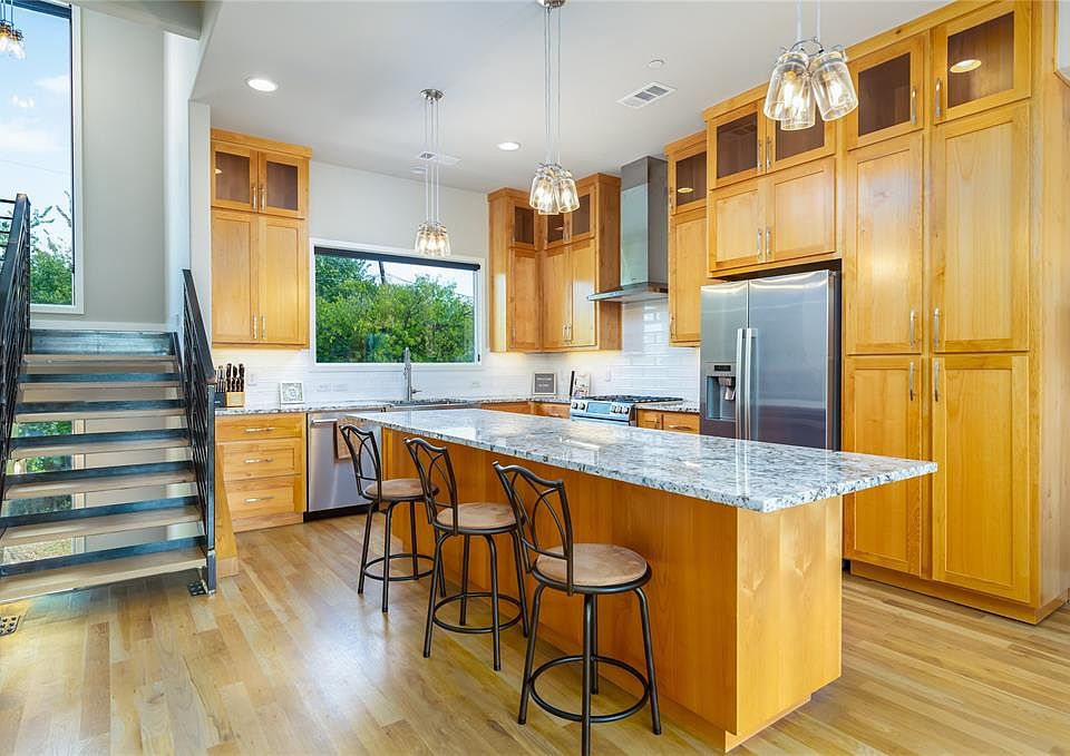 1st image of 2512 Galvez Ave