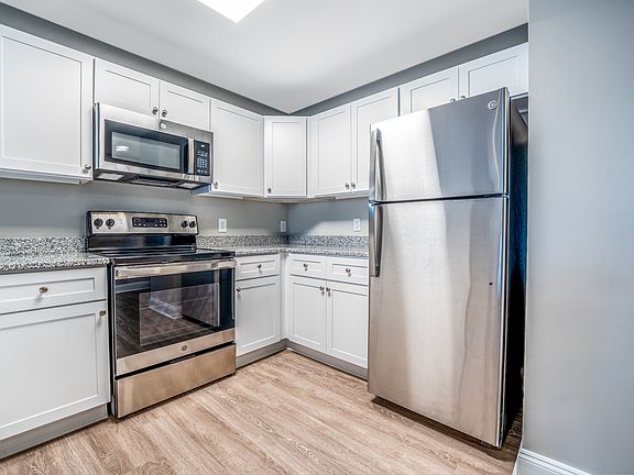 2nd image of 1716 Sherwood St #17152D