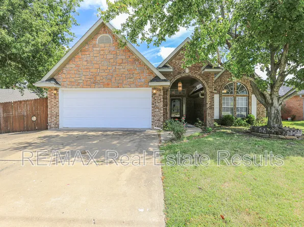 407 N 40th St, Rogers, AR 72756