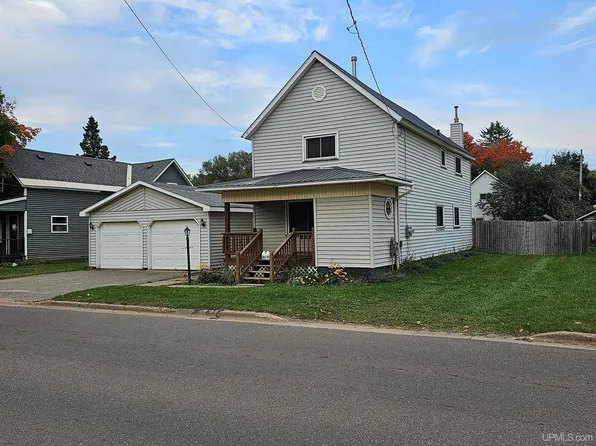 412 Washington St, Ishpeming, MI 49849
