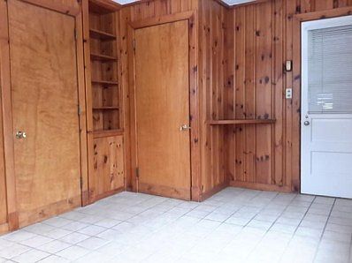 Off kitchen (3)
