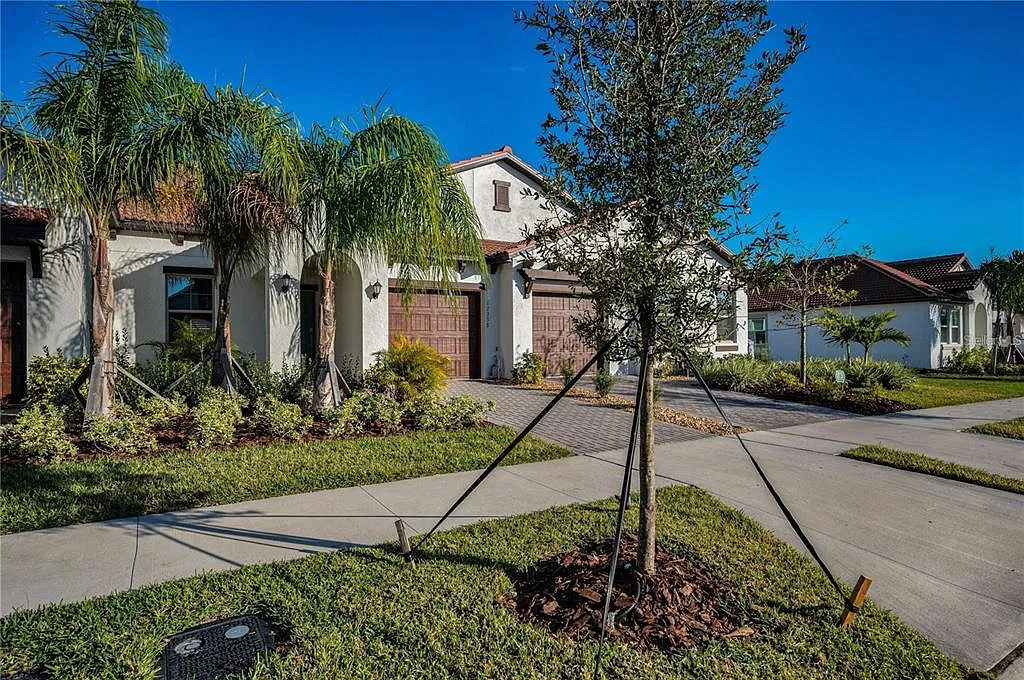 2 bed, 2.0 bath, 1395 sqft, $2,200 — Photo 4