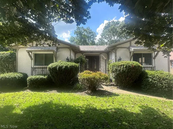 6425 Woodmoor Ave NW, Canton, OH 44718