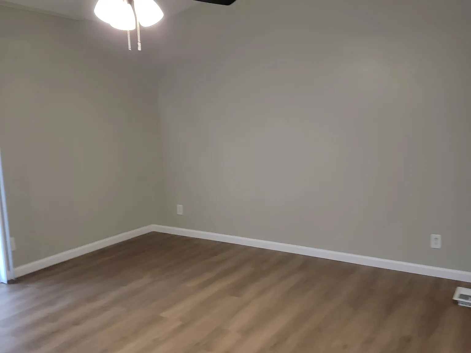 3 bed, 1978 sqft, $2,550 — Photo 3