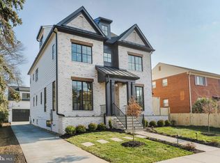 907 N Highland St, Arlington, VA 22201