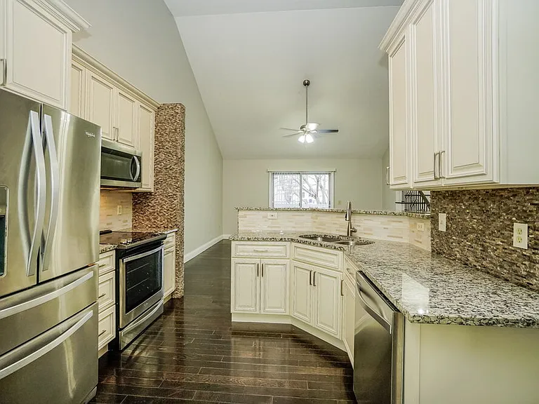 2131 Juneau Way — Photo 9