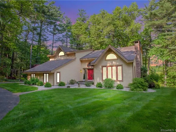104 North Saddle Ridge, Simsbury, CT 06092