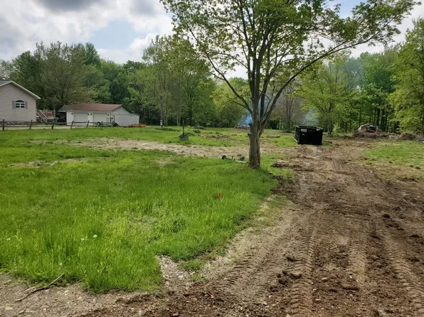 950 Donation Rd, Erie, PA 16509