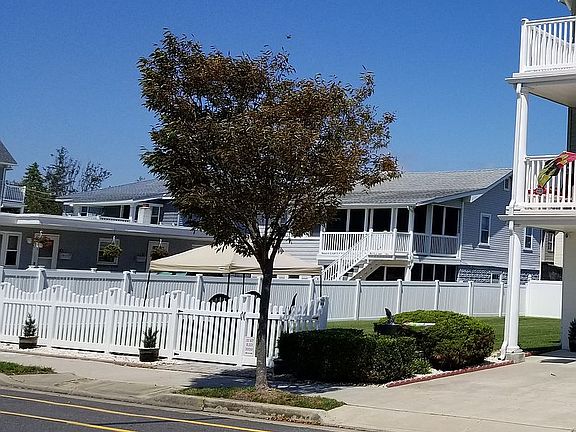 4th image of 149 E Hand Ave