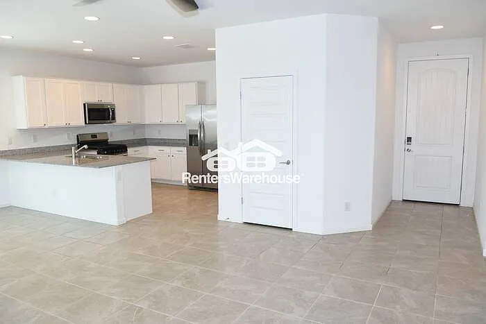 9449 W Montecito Ave — Photo 3