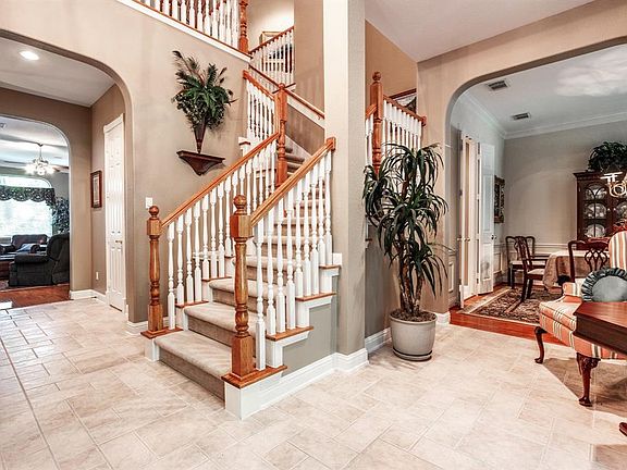 3rd image of 6111 Hidden Lakes Dr