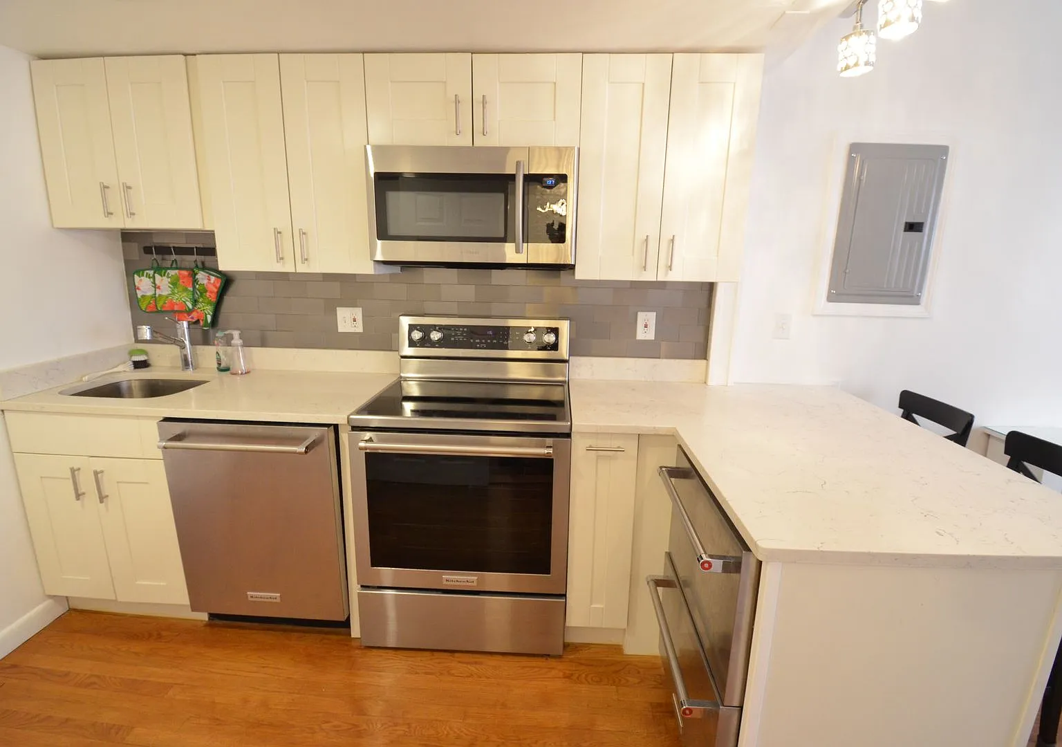 Charming Back Bay Studio — Photo 2