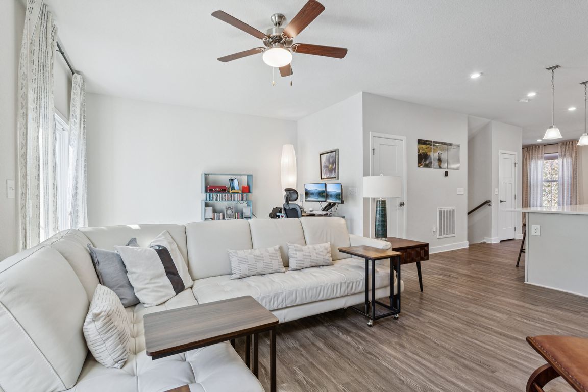 next background image