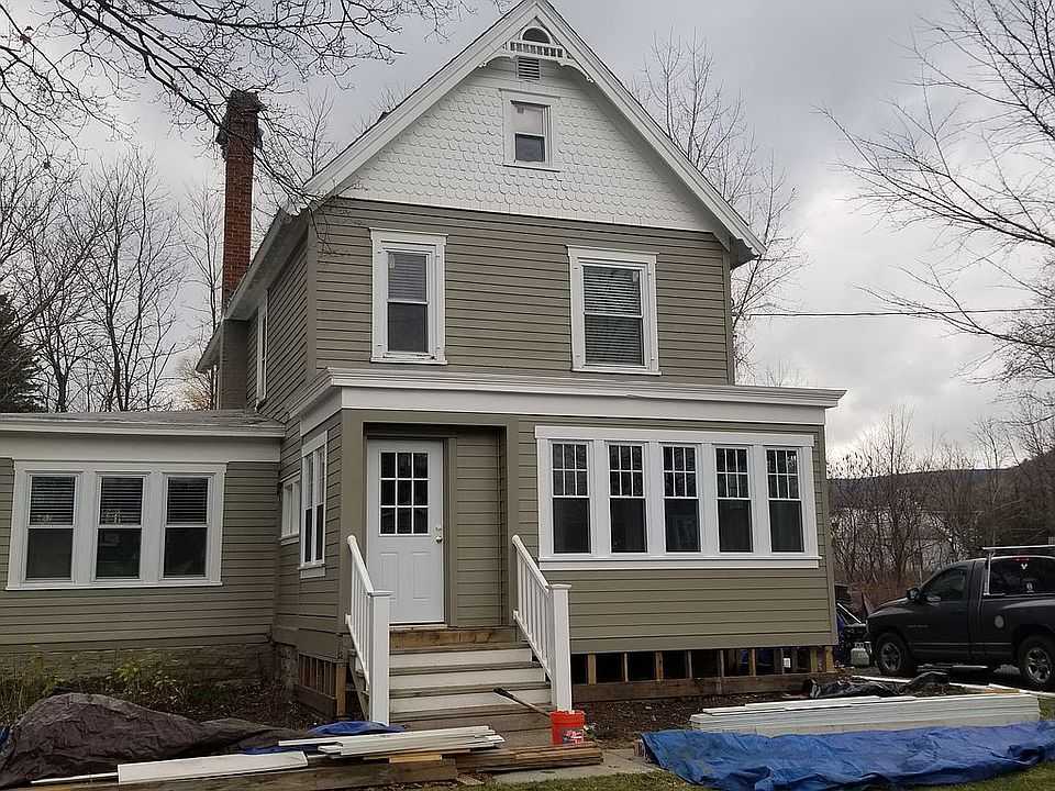 2nd image of 108 Grove St
