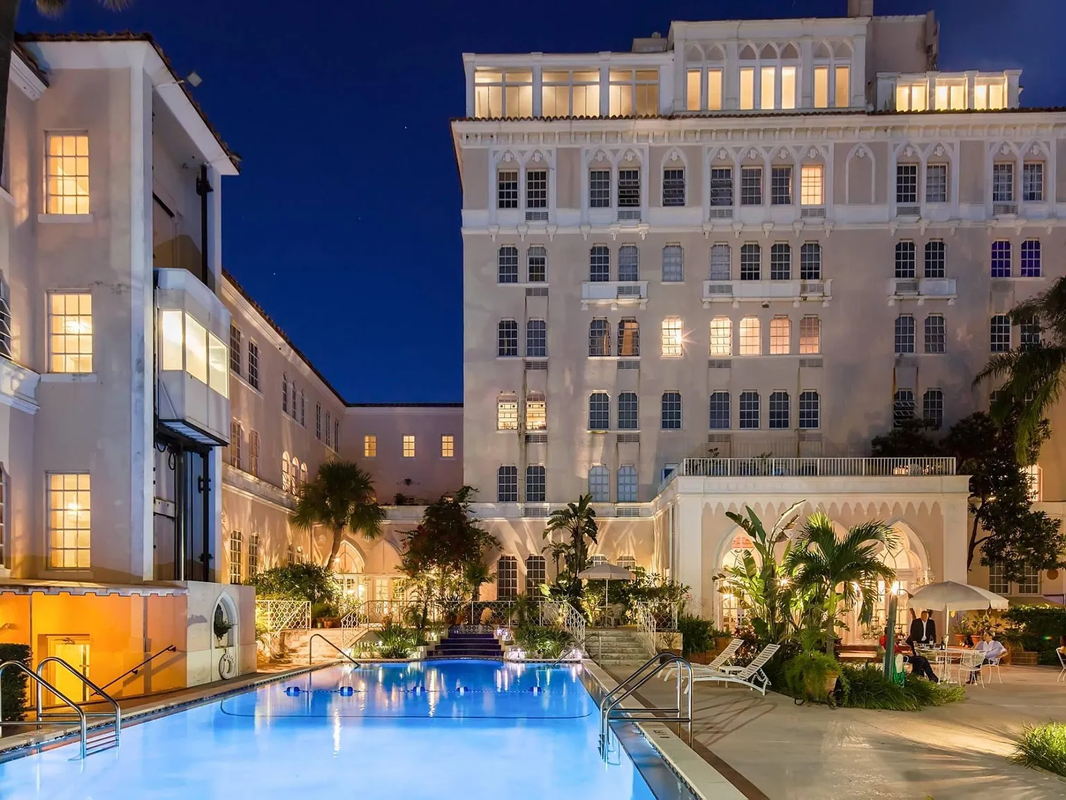 The Mirasol Apartments — Photo 2