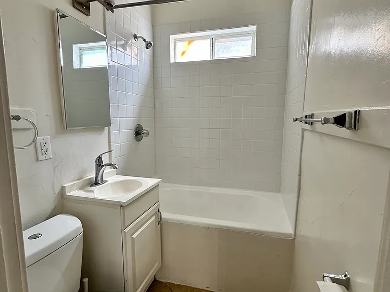 729 Elm Ave #6 — Photo 5