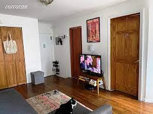 Rented by Friedman Roth Realty | media 7