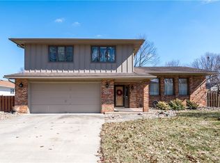 4366 N Leonore Dr, Decatur, IL 62526