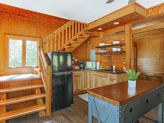 5th image of 161 Wood House Ln