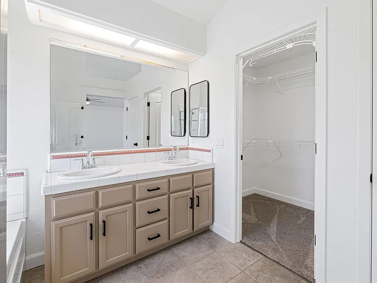 18177 Stonegate Ct — Photo 23