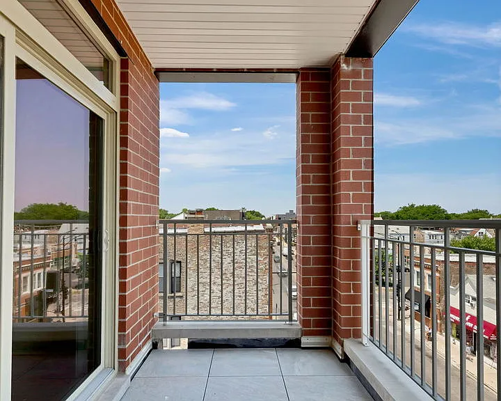 3545 W Belmont Ave #2 — Photo 17