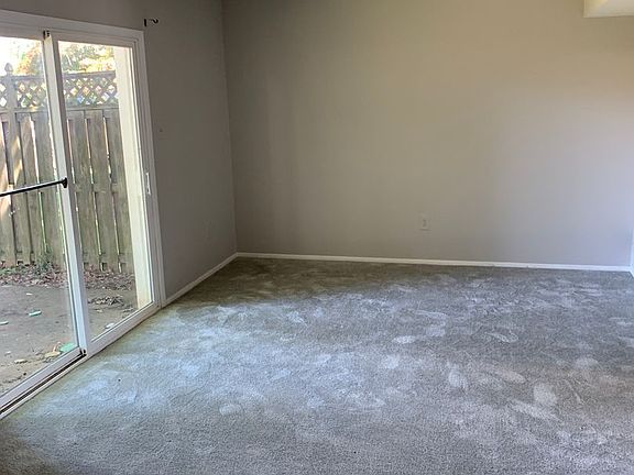 5th image of 313 Winterberry Dr